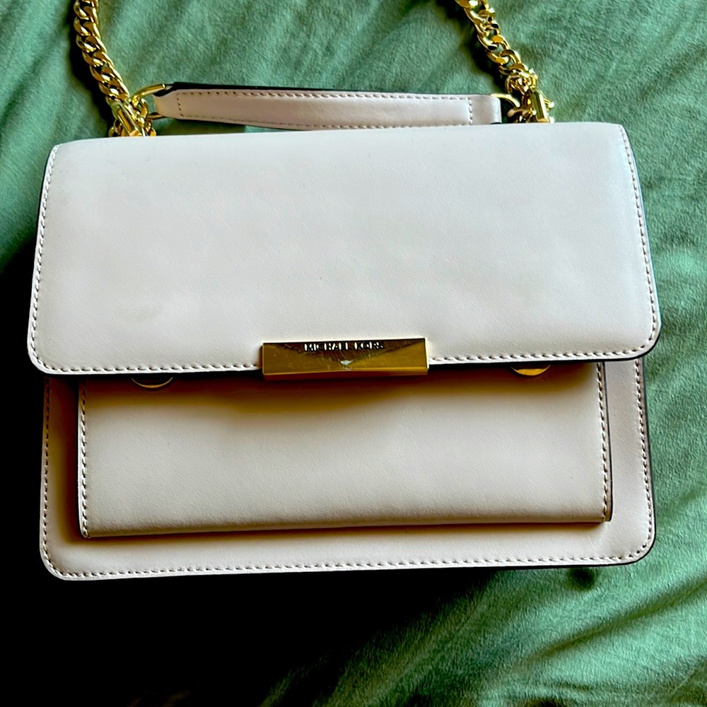 Light pink Micheal kors purse only used once